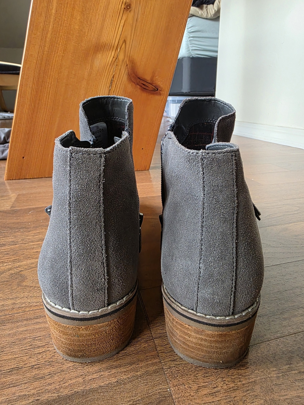 Waterproof Blondo Gray Suede Ankle Boots with Side Zipper - Picture 4 of 7